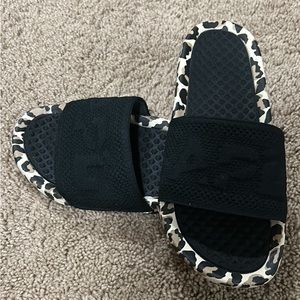 APL leopard slides